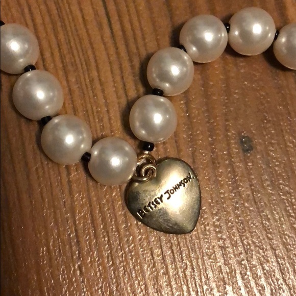 Betsey Johnson School Of Dance Pearl Necklace - Picture 6 of 6